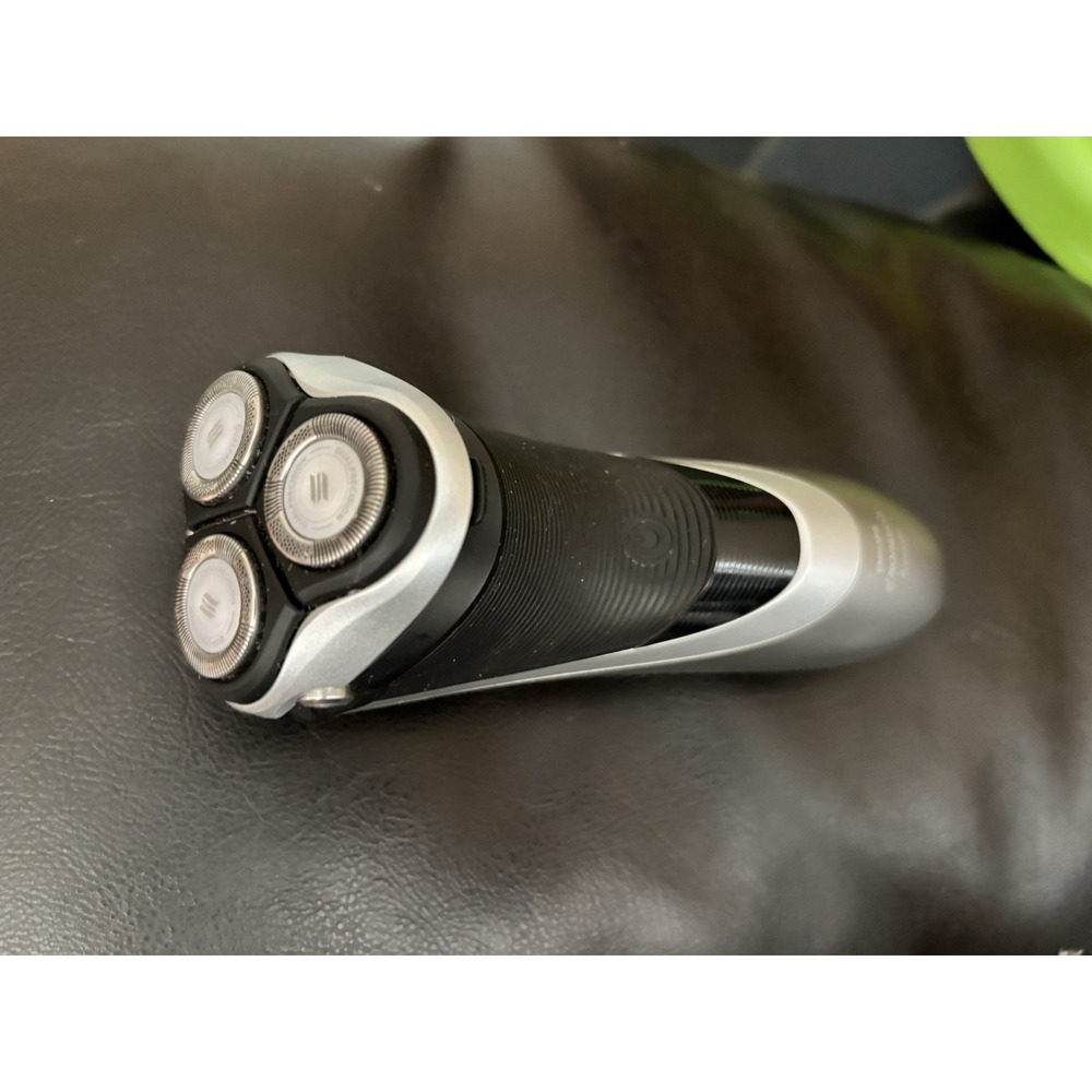 Philips Norelco Shaver 4500 AquaTec Model AT30 Working Without Charger